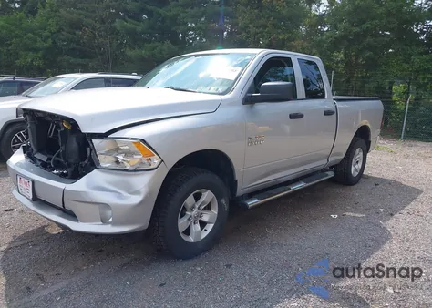 2018 Ram 1500 Express 4X4 6'4 Box из США, поврежденный, VIN 1C6RR7FG8JS332100